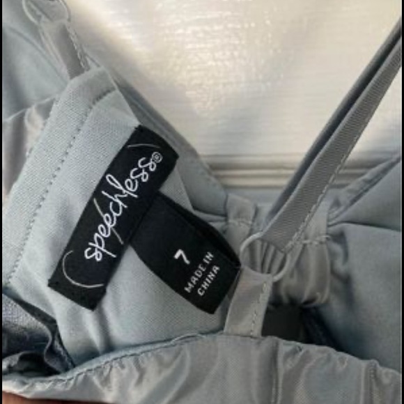 Party dress. Juniors size 7 - Picture 3 of 3